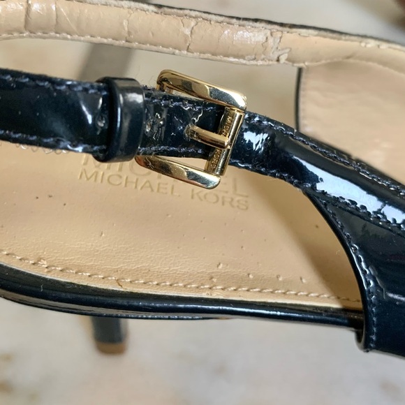 Michael Kors sling navy blue shoes. - Picture 6 of 7